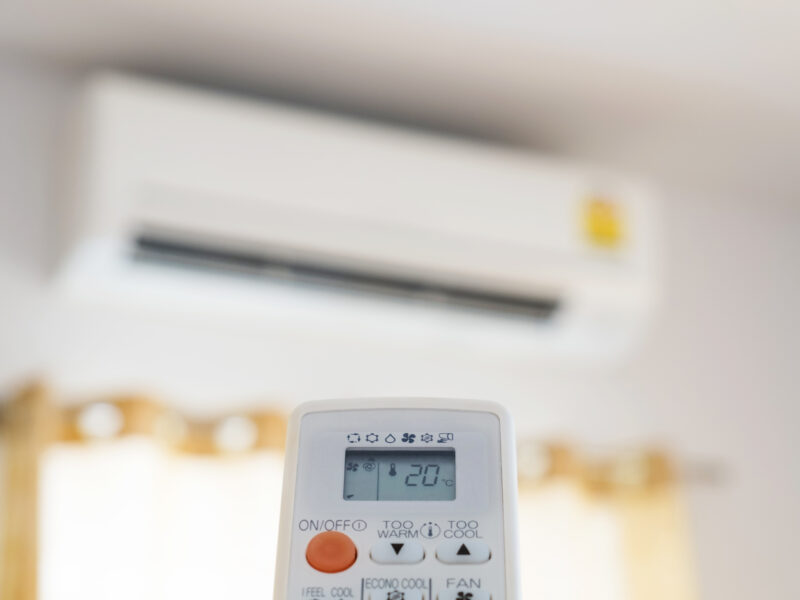 エアコンから水が漏れる原因とは？よくある5つの理由と対処法